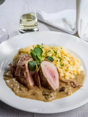 Fein angerichtetes Gericht für Genießer 