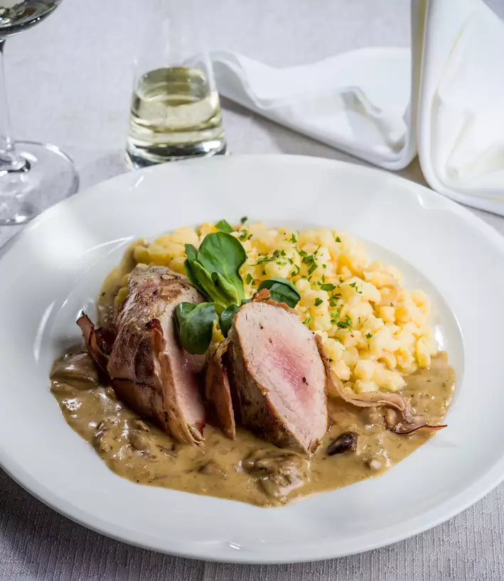 Fein angerichtetes Gericht für Genießer 