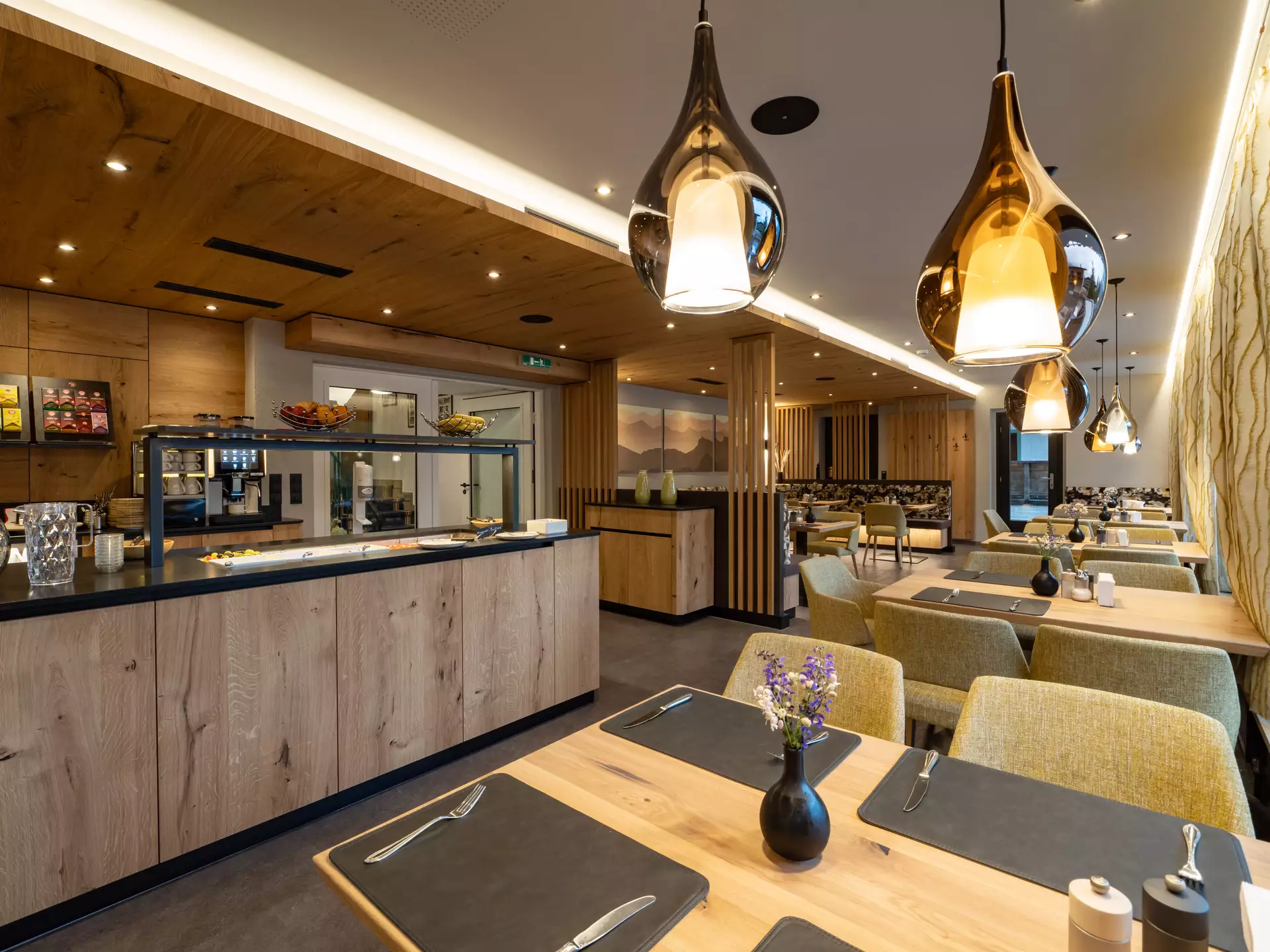 Stilvoller Frühstücksraum für genussvolle Morgenmomente