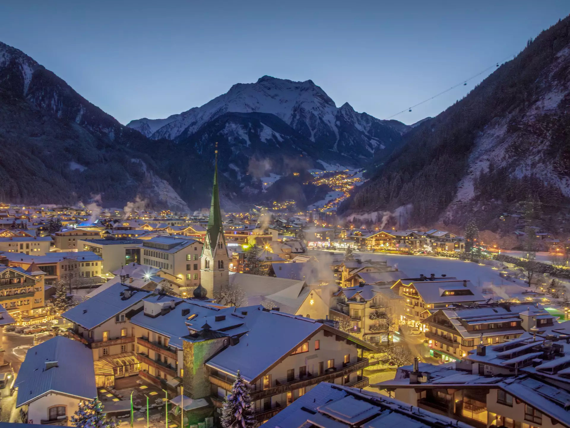 Winterliches Mayrhofen bei Nacht